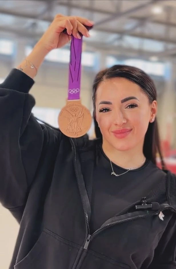 Larisa Iordache - Gimnastă Română